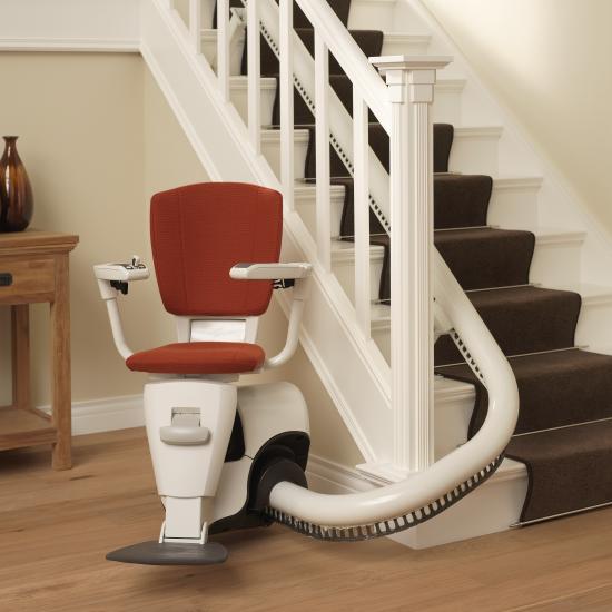 Comment choisir son fauteuil monte-escalier ?